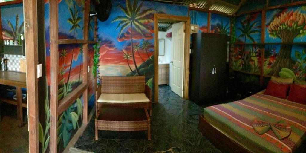 Oasis Beachfront Hostel Puerto Limon Dış mekan fotoğraf