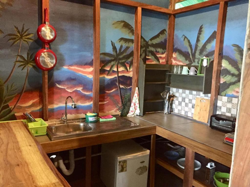 Oasis Beachfront Hostel Puerto Limon Dış mekan fotoğraf